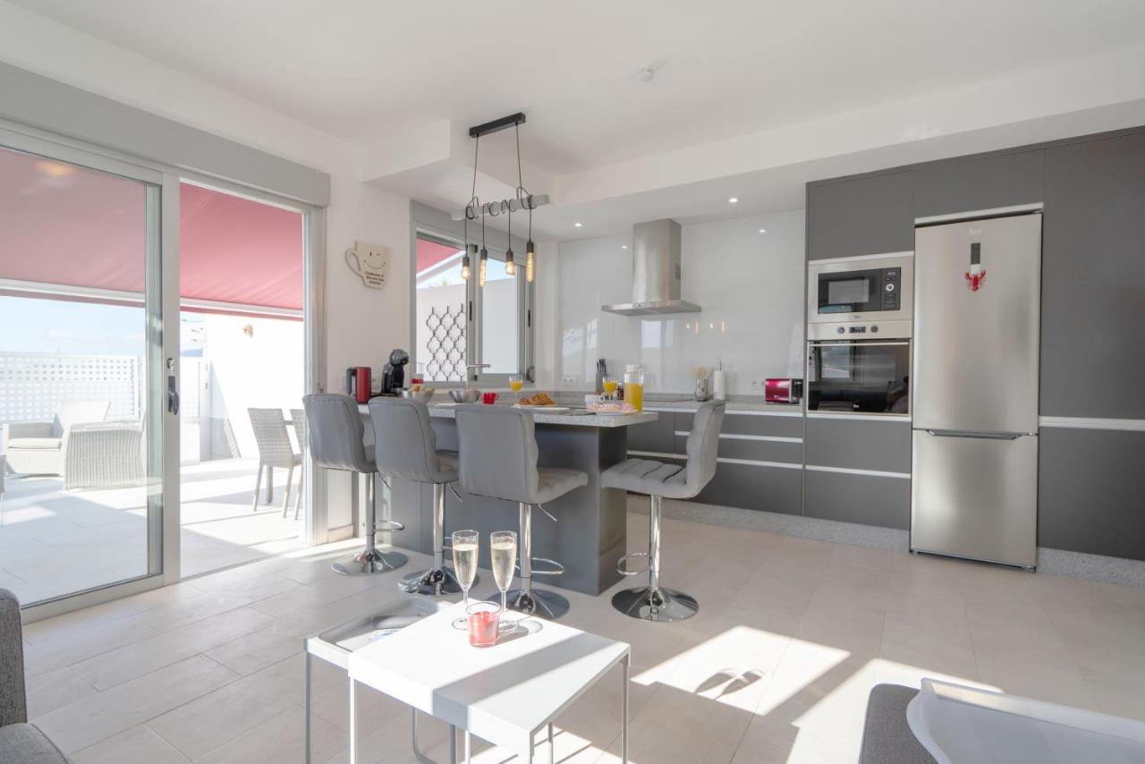 Luxurious Apartment With Large Terrace And Sea Views Tabaiba エクステリア 写真