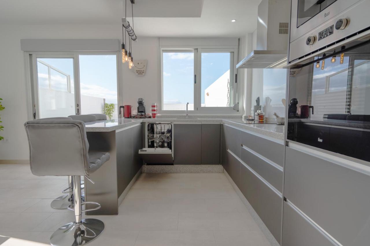 Luxurious Apartment With Large Terrace And Sea Views Tabaiba エクステリア 写真